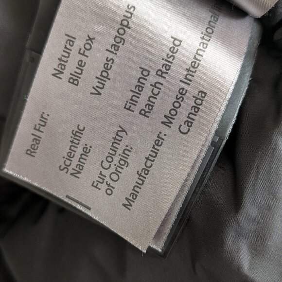 Moose Knuckles genuine parka with blue fox - Picture 9 of 12